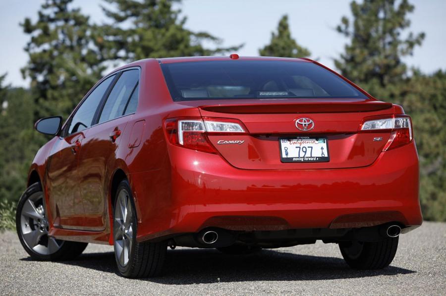  Toyota Camry SE 2012 года  (фото 15 из 48)